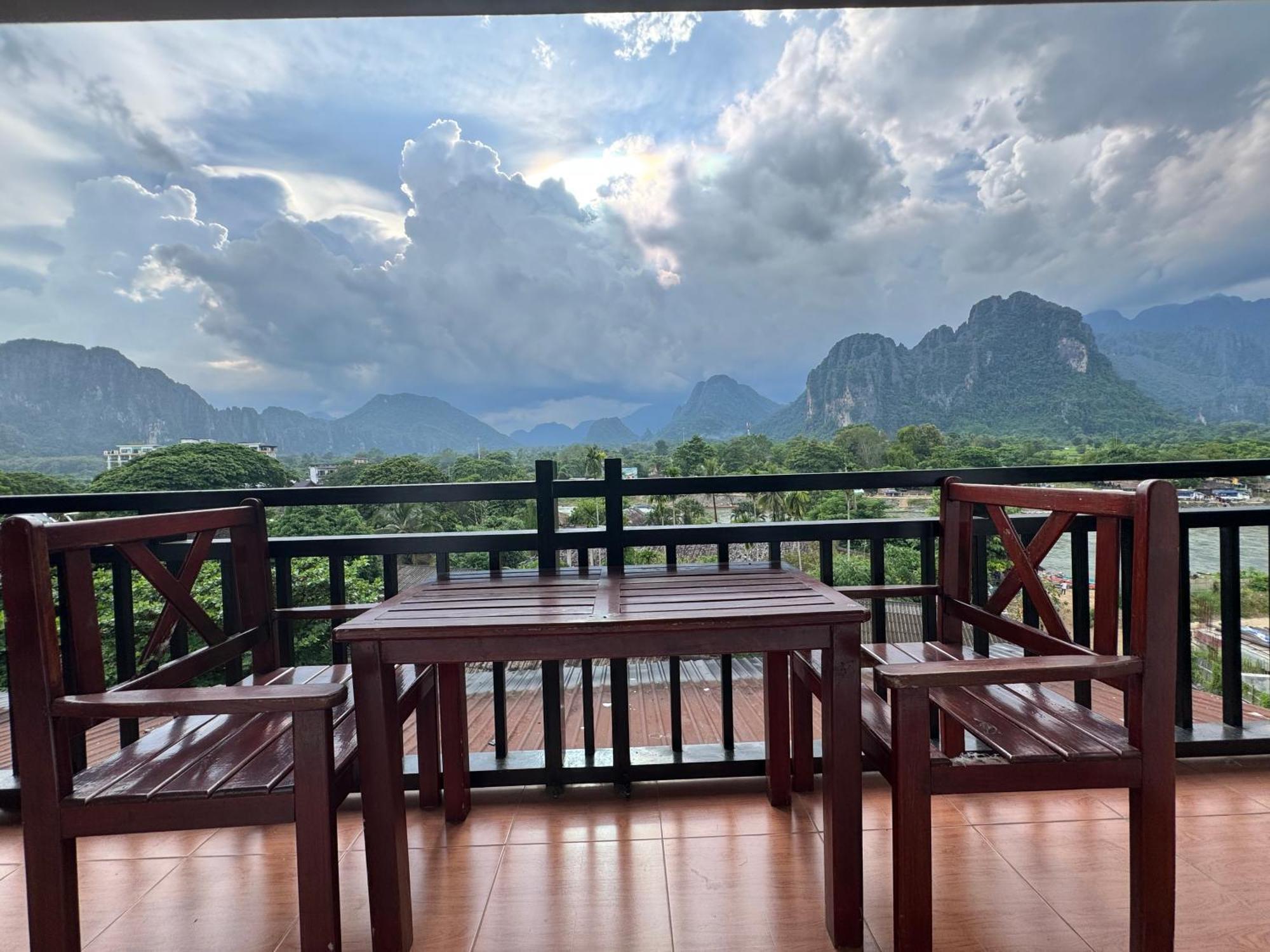 Vang Vieng Santara Backpackers Hostel Exterior photo